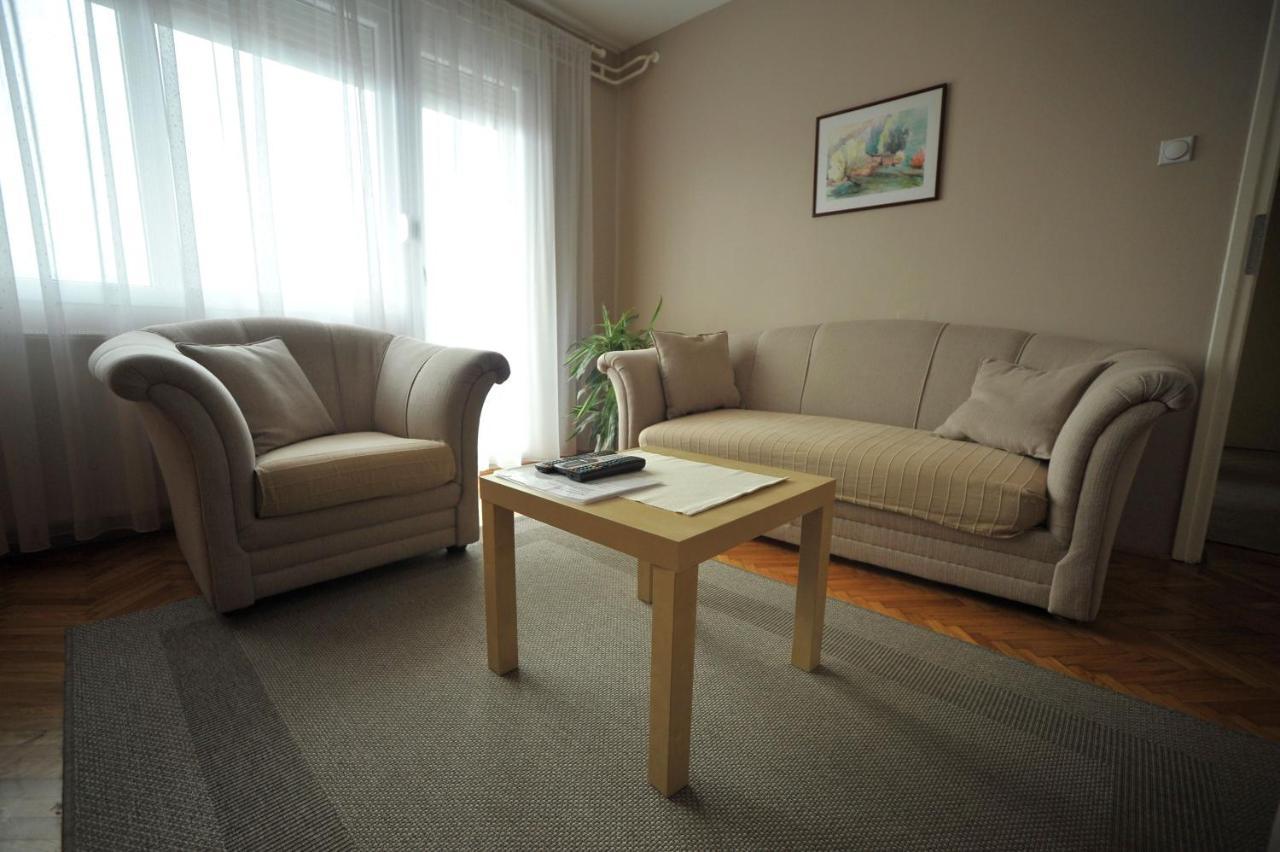 Apartman Rada ปิโรต์ ภายนอก รูปภาพ