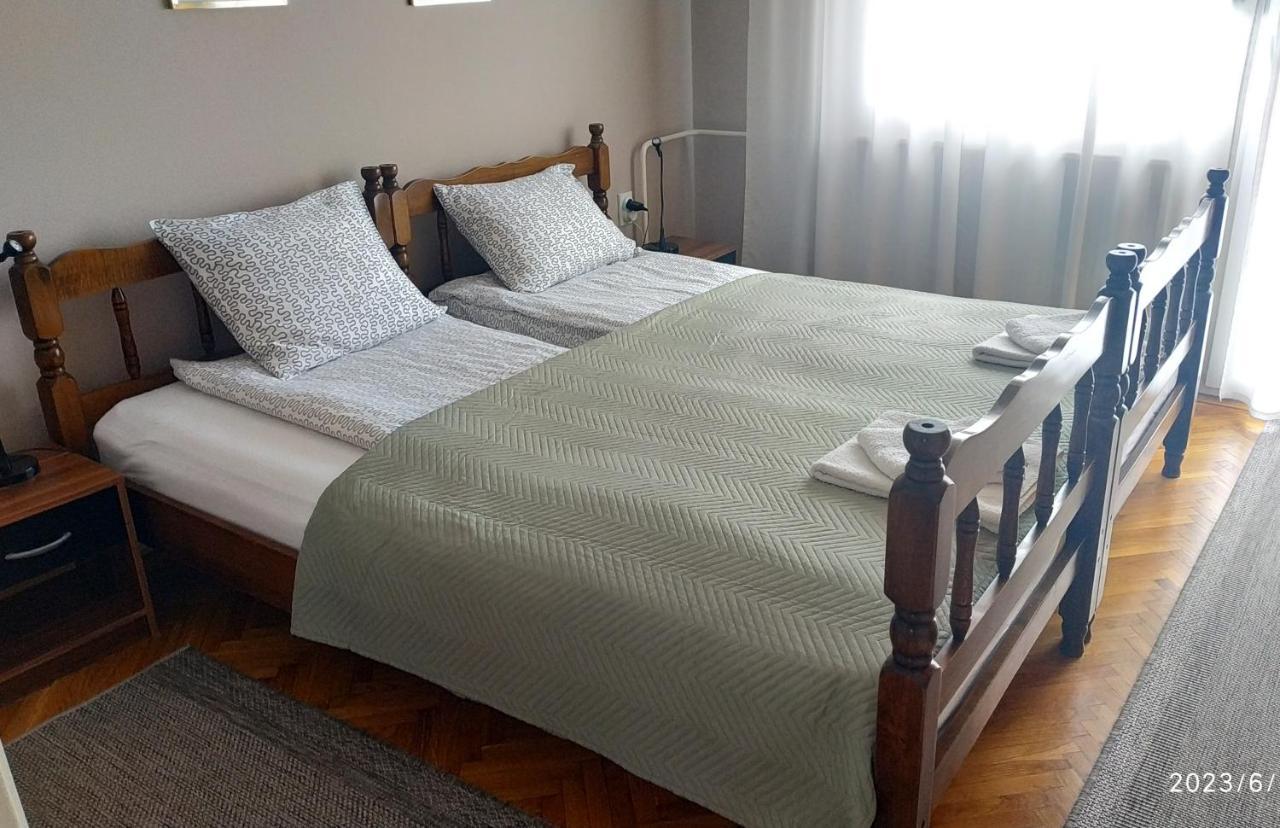 Apartman Rada ปิโรต์ ภายนอก รูปภาพ