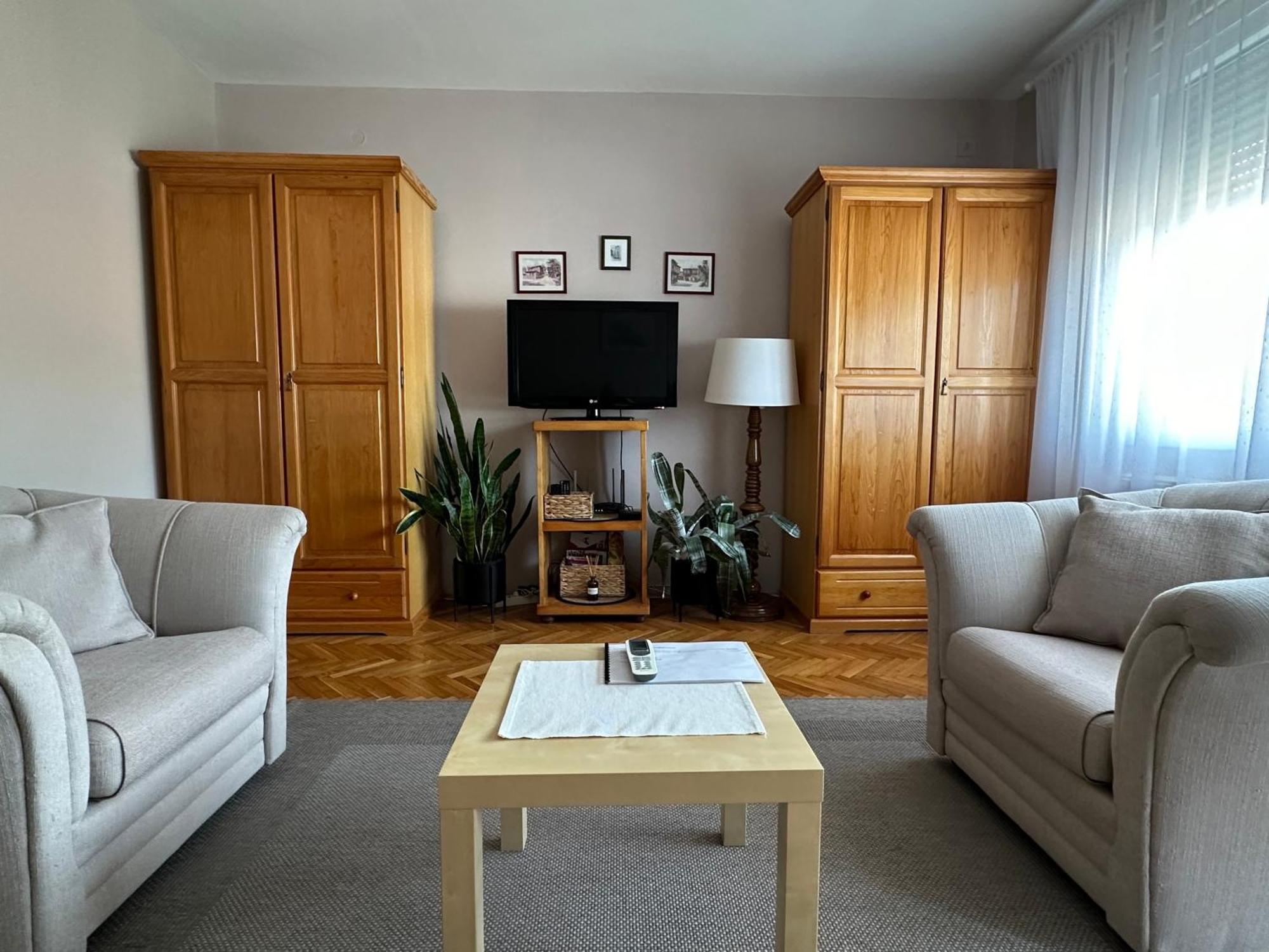 Apartman Rada ปิโรต์ ภายนอก รูปภาพ